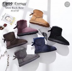 UGG 單蝴蝶結雪靴