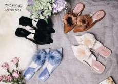 UGG 毛球尖头起舒服拖鞋（清貨價288）