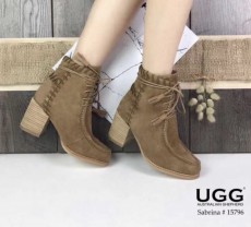 UGG As Sabrina高踭靴