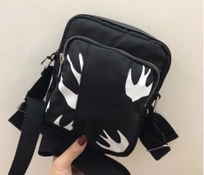 Alexander Mcqueen 印花白燕子帆布斜孭袋