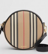 Burberry 小圓包