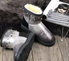 UGG 星空雪戰靴