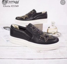 UGG 星星柳釘鞋